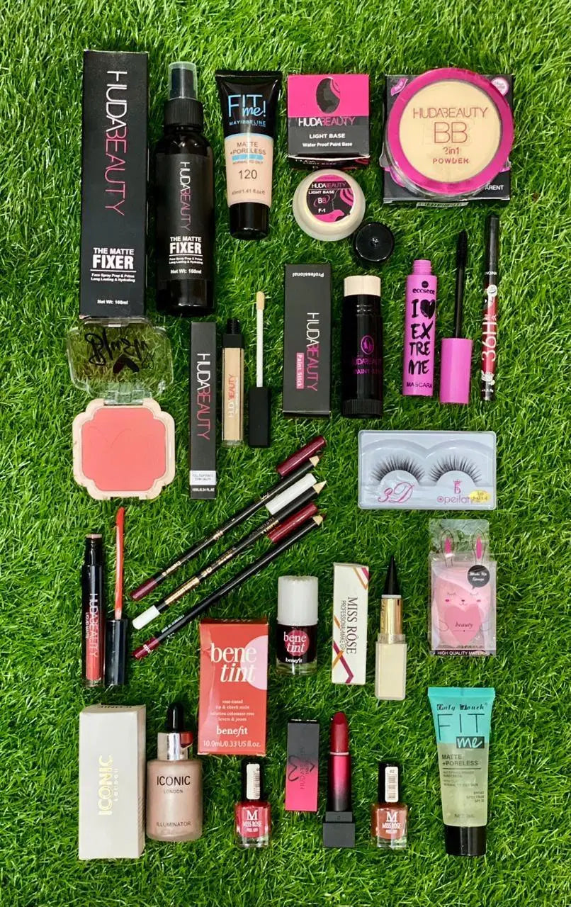 Ultimate 20 in 1 Makeup Deal - 1 Pcs Liquid Foundation & More - B